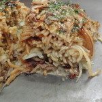 お好み焼き 鉄板焼き りんご - お好み焼きの断面