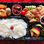 Nabeya Nakajii - よだれ鶏弁当