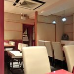 サライ - 【'12/05/17撮影】店内のテーブル席の風景です