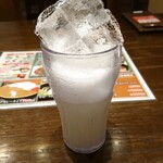 Hananomai - ドリンクバーからカルピスソーダを選んで持ってきました。氷が少なかったのでくっついている氷を入れました。