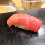 鮨 十兵衛 - マグロの背トロ
