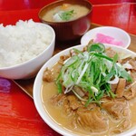 ホルモン食堂 鷹島 - ホルモン豚汁定食