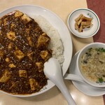 景徳鎮 - 四川風麻婆豆腐掛け御飯。