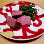 肉屋 田中 - 藁焼き　タン　韓国のおひたし