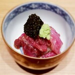 肉屋 田中 - キャビアとランプ肉の酢飯丼❗