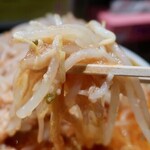 らーめん大 - 旨辛ニラ醤油ラーメン・２辛・ヤサイオオメニンニクヌキ（890円）
