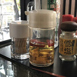 名護そば　まきし食堂 - 辛い酢