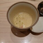 鮨 龍次郎 - 北海道昆布森の毛ガニの茶碗蒸し