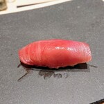 鮨 龍次郎 - 赤身のヅケ、鮪は塩竃の施網、本鮪１５９．８kg