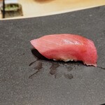 鮨 龍次郎 - 中トロ、鮪は沖縄の延縄５４．９kgの背トロ