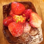 メゾン ムラタ - サクサクのパイ生地に甘酸っぱい苺なコラボ♡