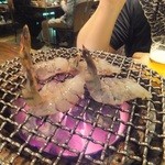 Yakinikutoraji - ランチメニューから名物焼肉御膳のLサイズの海老。ぷりぷり。