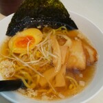 Uobei - こだわり醤油ラーメンこってり(背脂入り)￥352税込み(R2.5.29撮影)