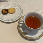 Shokurakukan - 紅茶と小菓子