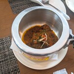 東インド ベンガル料理専門店インディアンスパイスファクトリー - マトンのスパイシーカレー