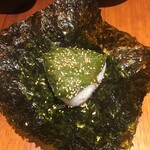 もつ焼き 目黒 ふじ屋 - ゴマのはおにぎり