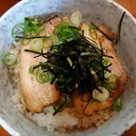 龍花 - チャーシュー丼