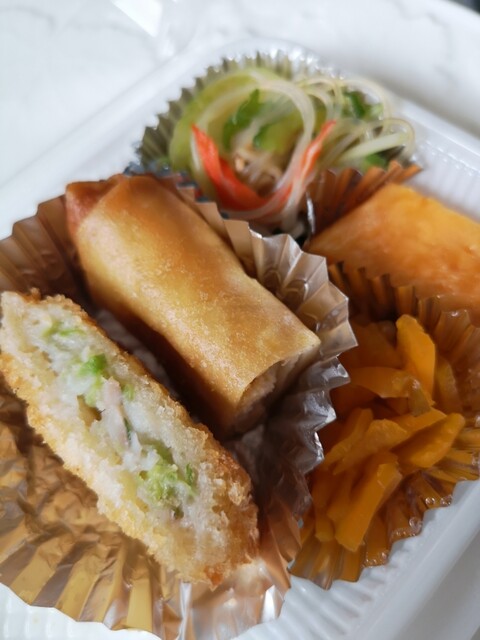 大江惣菜店 - 白石（おにぎり）の写真