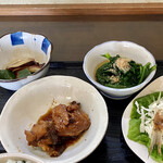 ささら - たこぶつ 鶏肉ソース煮 ほうれん草おひたし