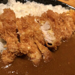 旬鮮酒場 天狗 - 至って普通のかつカレーですが、出来立てを食べられるのはありがたい。