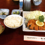 Tonkatsu Semmon Yawara - とんかつ(ロース)並定食　¥1,100-