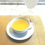 La Brianza - 低糖質コースなので、ドルチェはなくドリンクが〆。パーティーのカモミールいただきました。ほっとした味わい、お腹いっぱい大満足だったわ(^ー^)