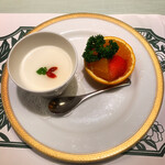 北京料理桂蘭 - 杏仁豆腐とフルーツの盛り合わせでした(o^^o)