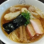 八雲 - 特製ワンタン麺ハーフ黒だし
