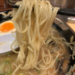 鹿児島ラーメン 豚とろ - 麺