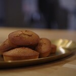 Patisserie ease - しっとりしているのに軽い不思議なフィナンシェ。ぜひご賞味ください