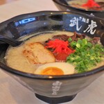 武虎 - 背脂豚骨ラーメン