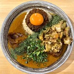 吉田カレー  - ミックス並・豚・アチャール・ドライパクチー（裏メニュー）
      