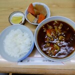 太湖 - カレーうどん380円·小鉢大根の煮物120円·ライス小100円、合計650円。