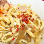 ラーメン二郎 - 粗挽き唐辛子投下～♪