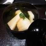 くろぎ - 椀物　若竹椀　白子筍ご飯の木の芽入り