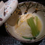 くろぎ - 強肴　海老芋と巻湯葉、蕗