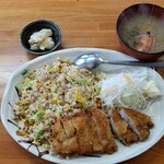 ぎんぱち - とんかつチャーハン(800円)です。