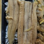 Onjaku - 穴子あさり弁当の穴子はふっくら優しい味付け