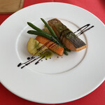 シェ ジロー - サーモンのポアレ