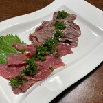 肉と魚の寿司　yokaichi - 馬刺し盛り合わせ