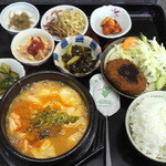 韓国料理　香蘭 - 今日のランチ　ヘムル　スンドゥブチゲ