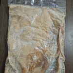 王者-23 - お持ち帰りラーメン中華そば肉入り(小)のスープ