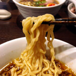 櫻井中華そば店 - 味玉中華そば(醤油)の麺リフトアップ