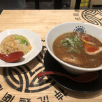 神虎麺商店  - 