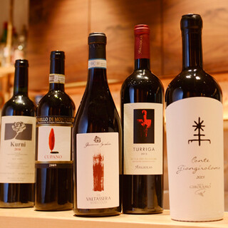 Our sommelier selects wines that perfectly complement and complement the dishes.