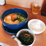 Ramen Kabachiya - 高菜、ご飯サービス