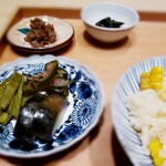 肉屋 田中 - 牛しぐれ、お新香、昆布
