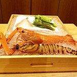 勢麟 - 巨大な車と赤座!!!!　これ、私の分(笑)