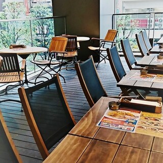 Excellent open terrace seating with a roof, regardless of the weather