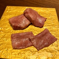 炭火焼肉 ふちおか - 薄切りタン・厚切りタン